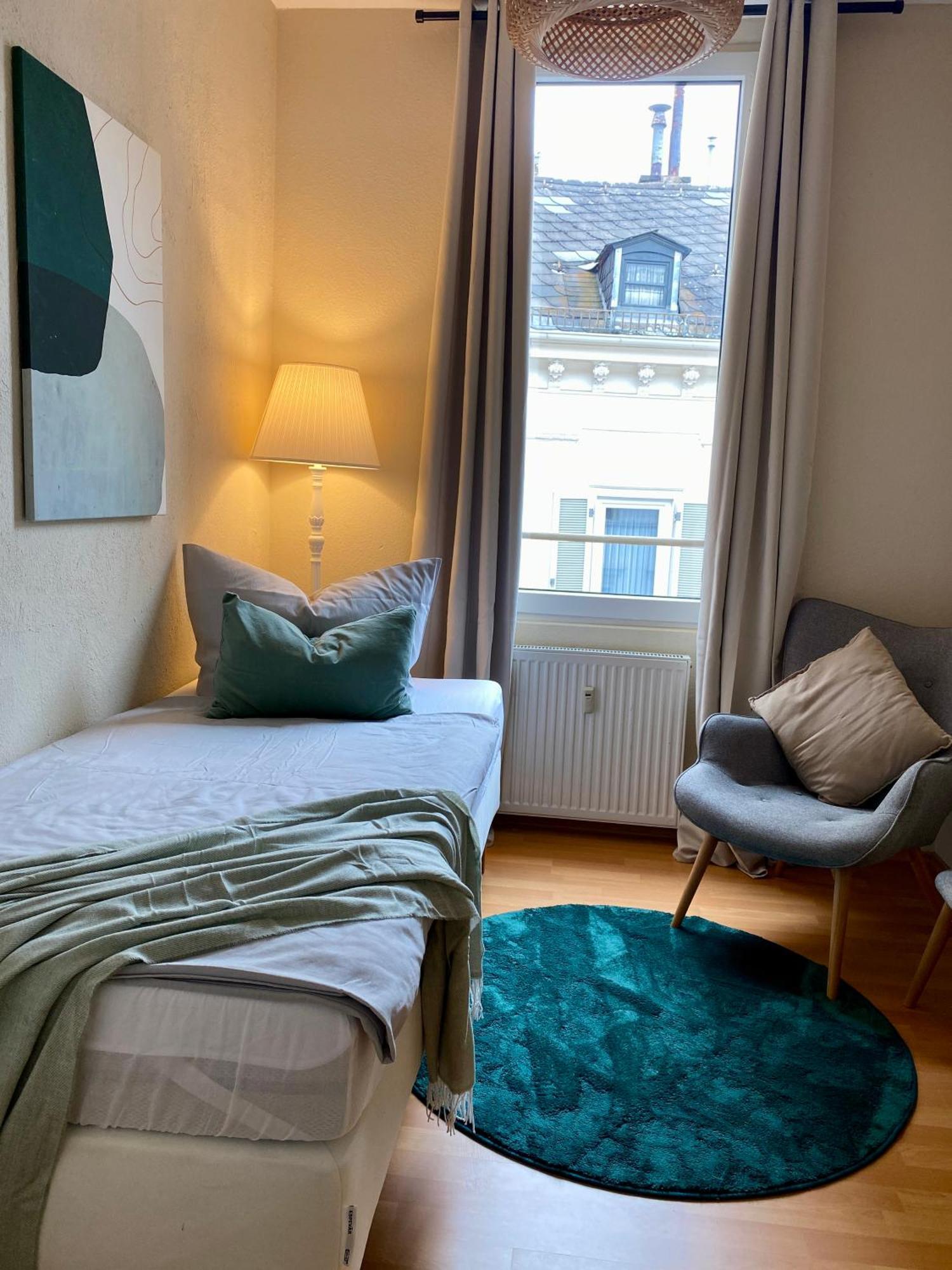 Ba Em City Apartment Wiesbaden Esterno foto